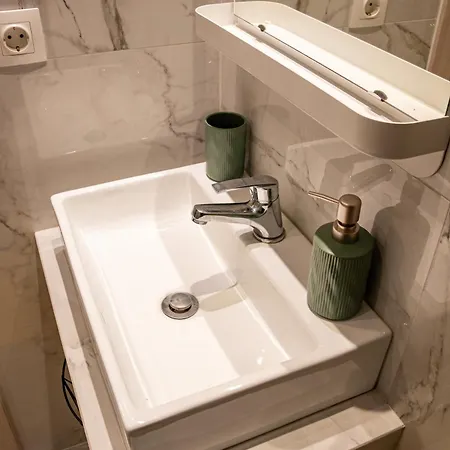 Apartman C&m Néa Mihanióna
