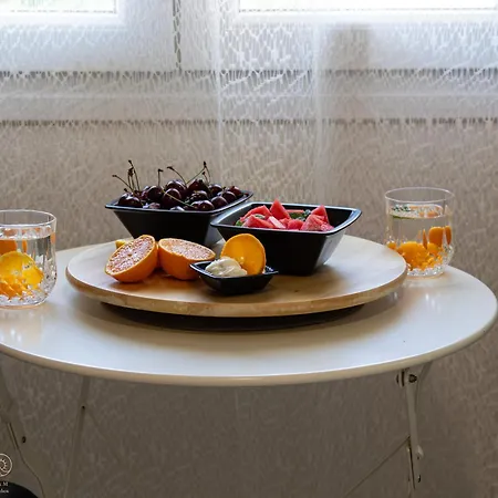 C&m Apartman Néa Mihanióna